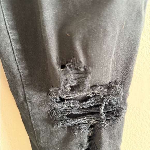 American Eagle Next Level Stretch Black Skinny Distressed Jeans NWOT size 10 Reg - Picture 3 of 4